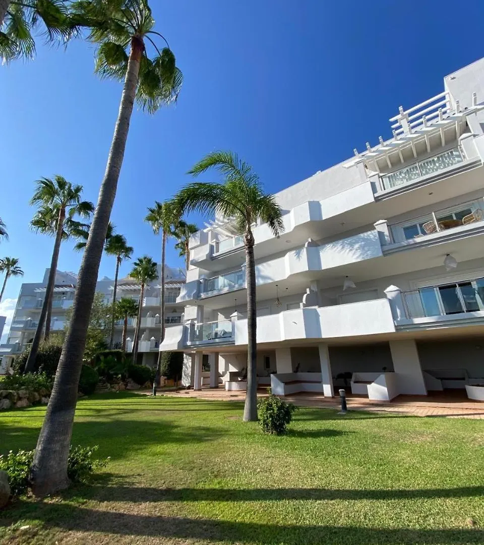 Estepona Seaview Apartment Seletur